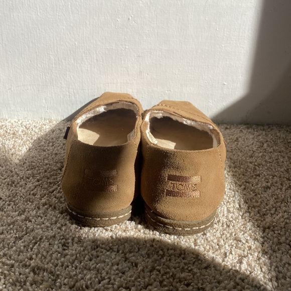 Tom’s Fur Lined Moccasins (Women’s) - Picture 4 of 6